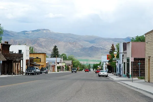 The Main Street of Challis, Idaho, May 2007. Uploaded by Mark Hufstetler, photographer, and released under Creative Commons license (with attribution).