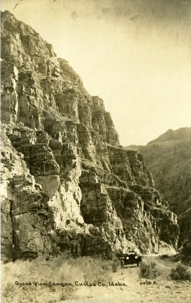 [IDAHO-B-0280] Warm Springs Creek - Grand View Canyon