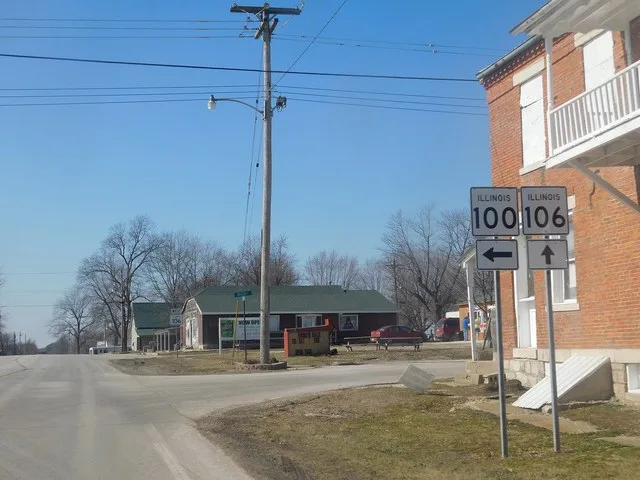 IL 100 and IL 106 in Detroit, Illinois .