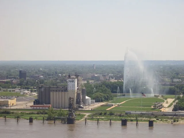 Gateway Geyser in Malcolm W. Martin Memorial Park, East St. Louis, Illinois