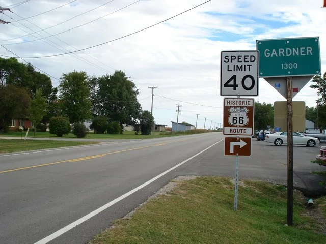 Panneau d'entrée de la ville de Gardner (IL) traversée par la route touristique 66