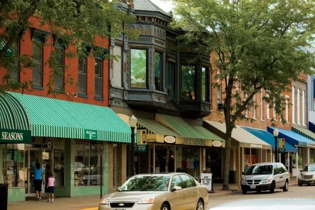 Photograph of the downtown area of Geneseo, Illinois in 2015.