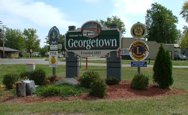 Signs at the north edge of Georgetown, Illinois