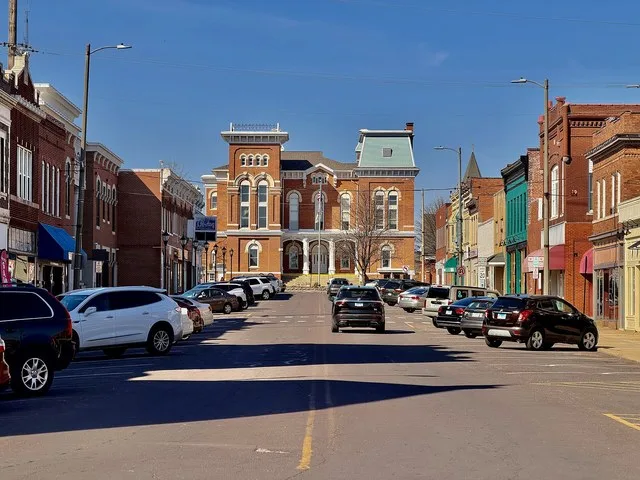 Hillsboro, Illinois - Historic Courthouse