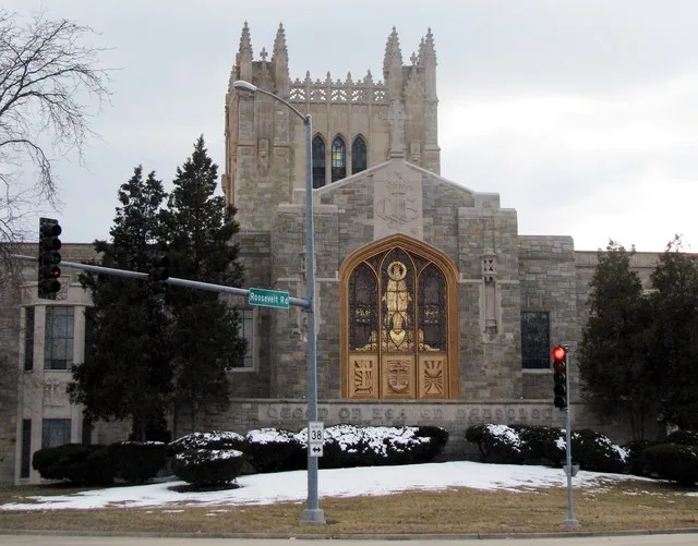 Queen of Heaven Mausoleum at corners of Wolf Road and Roosevelt Road , in Hillside, Illinois .