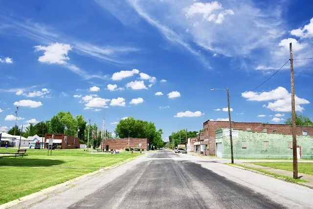 View along Bush Avenue in Hurst, Illinois, United States