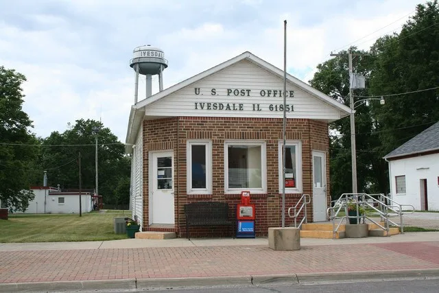 Ivesdale_Illinois_Post_Office_and_Water_Tower