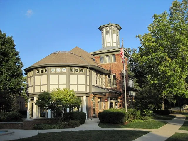 Lake Bluff Village Hall, Lake Bluff Uptown Commercial Historic District , Lake Bluff, IL