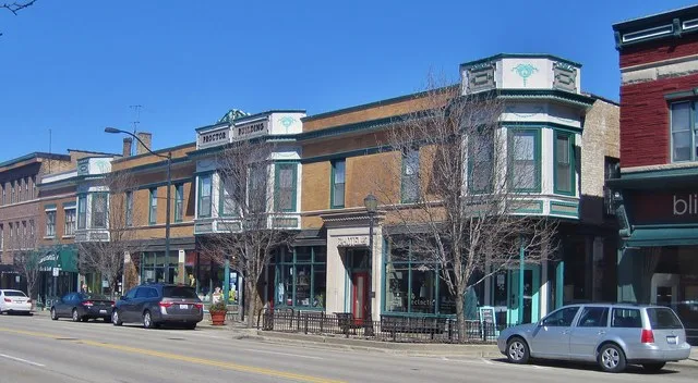 The Proctor Building in Libertyville (1903). It was built during a period of economic boom for the town, resulting from a recent rail connection. A syndicate was formed by major i...