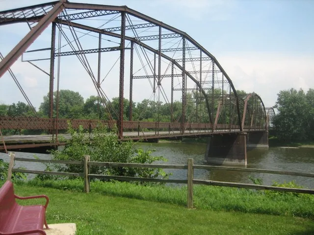 Lyndon Bridge, Lyndon, Illinois. U.S. National Register of Historic Places.