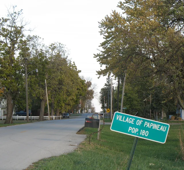 Looking into Papineau, Illinois from the west