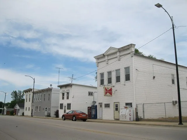 Business district of Pearl City, Illinois .