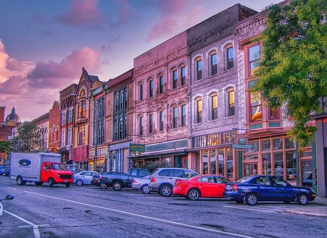 Bloomington Illinois - 400 North Main Street - All Red - United States