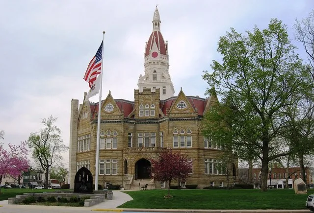 Courthouse, Pike County, Illinois . Is part of the NRHP-listed Pittsfield Historic District .