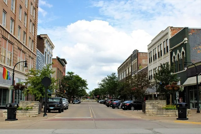 Second Avenue in Downtown Rock Island, Illinois .