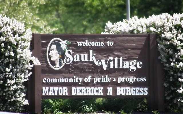 Sauk Village, Illinois the sign at the entrance to Sauk Village, Illinois on Sauk Trail