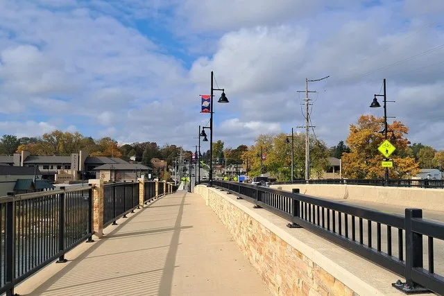 State Street Bridge above the Fox River
