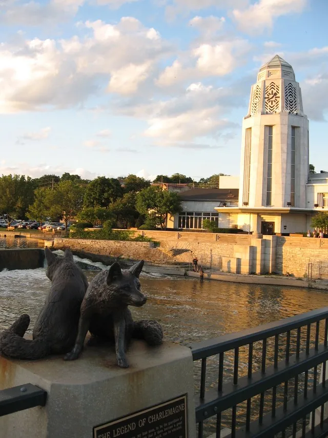 Photo of the Municipal Center (City Hall) and the Fox River in en:St. Charles, IL , taken from the north side of the Main St. (IL route 64) bridge. The St. Charles en:dam over the...