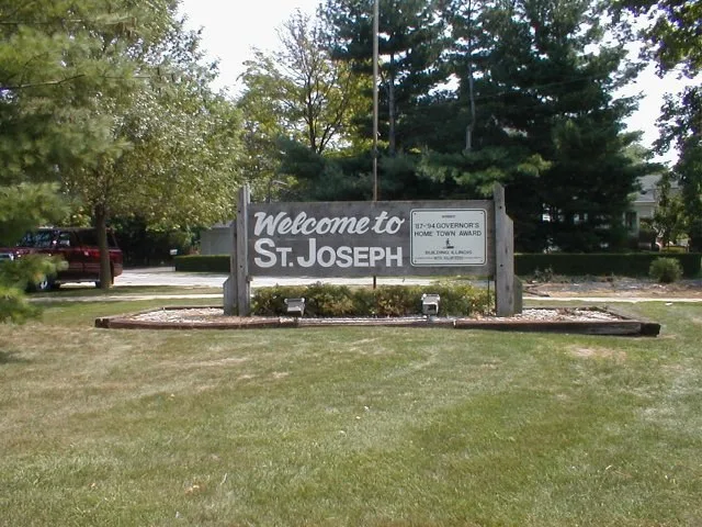 A photo of the sign facing the north entrance of St. Joseph, Illinois .