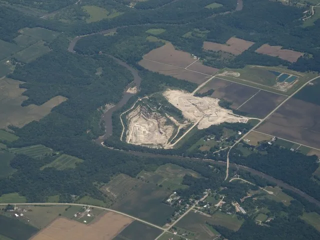 Tonica is a village in LaSalle County, Illinois, United States. The population was 685 at the 2000 census. It is part of the Ottawa–Streator Micropolitan Statistical Area. Tonica...