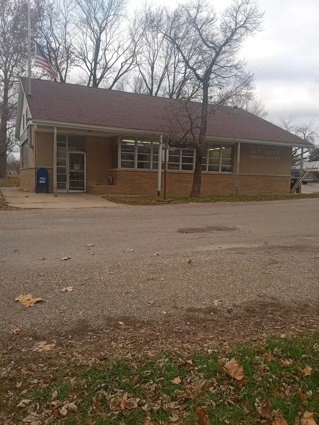 The USPS Postal service of Vermont, Illinois located on West 2nd Street.