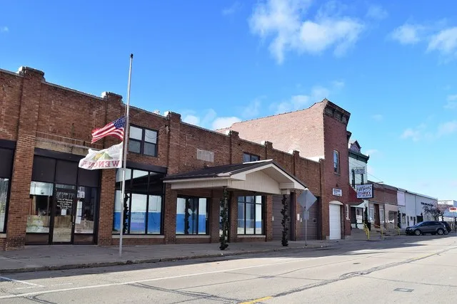 Buildings in downtown Wenona, Illinois , including the municipal building.