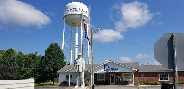 Princes Lakes, Indiana water tower and town hall