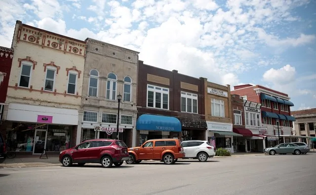 Sullivan, Indiana square on Court Street.