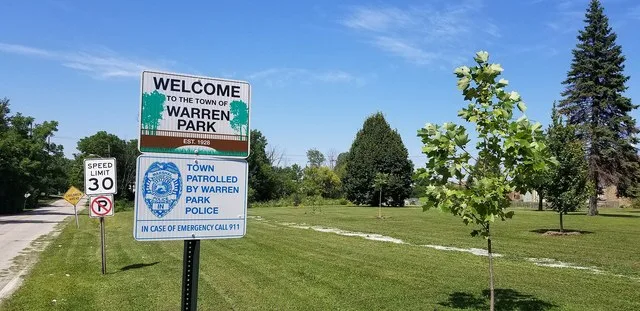 Sign welcoming people to Warren Park, Indiana