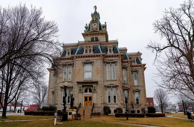 The Davis County Court House in Bloomfield, Iowa.