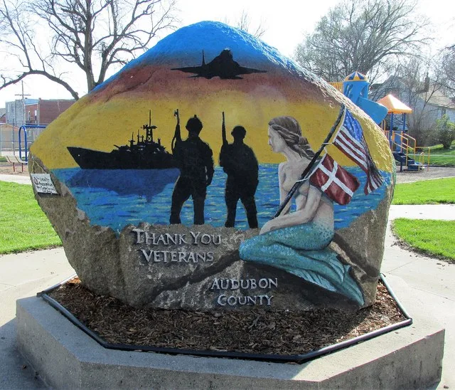 I found the Kimbalton Freedom Rock in a small park near downtown Kimbalton, Iowa. The Danish-American town has a population of 291 in the 2020 census.