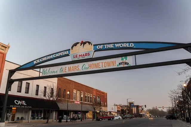New sign built in downtown lemars