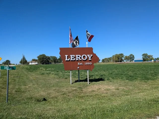 A sign at the entrance to the town of Le Roy, Iowa