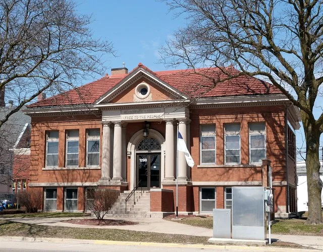 The historic Marion Carnegie Public Library (built 1905), located at 1298 7th Avenue in Marion , Iowa , United States , is listed on the US National Register of Historic Places ...