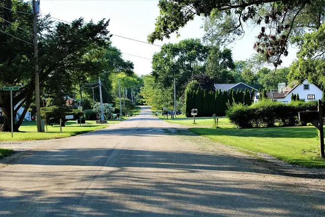 Park Avenue, the main street, in Panorama Park, Iowa .