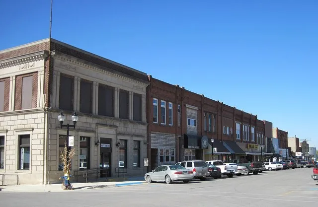 downtown Parkersburg . This area was not hit by the tornado. Bill Whittaker ( talk ) 17:30, 1 October 2009 (UTC)