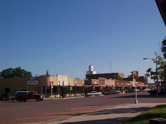 Picture of downtown Oberlin, Kansas facing down Penn Avenue.