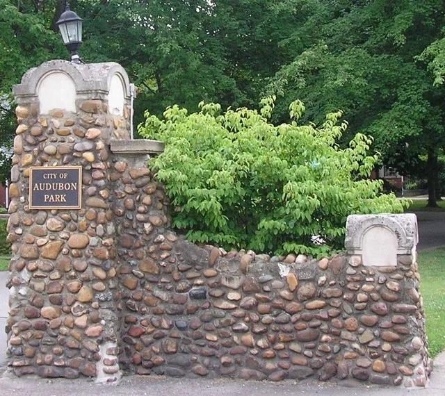 Audubon Park, Kentucky entrance