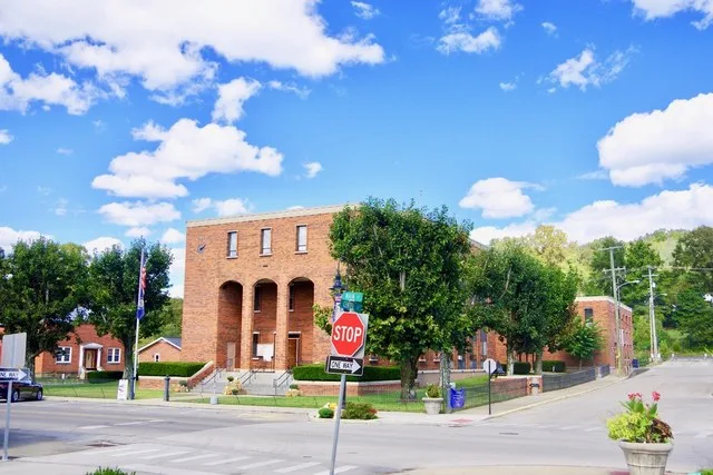 Lee County Courthouse in Beattyville, Kentucky, United States.