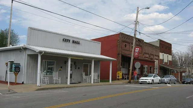 Buildings on the northern side of the first block of W. Main Street in Hanson , Kentucky , United States . This block is part of the Hanson Historic District , a historic district...