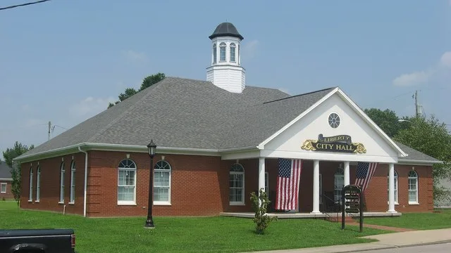 Front of City Hall in Liberty , Kentucky , United States , located at 518 Middleburg Street ( Kentucky Route 70 ).