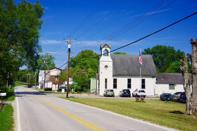 View along Mary Ingalls Highway (Kentucky Route 8) in Melbourne, Kentucky, United States.
