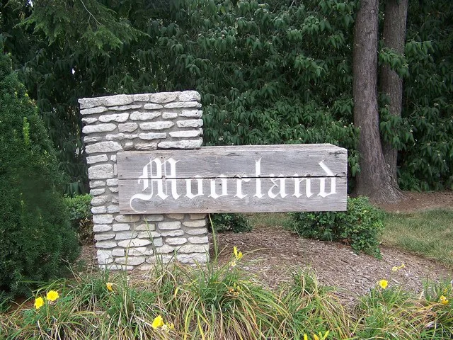 another Moorland Kentucky entry sign