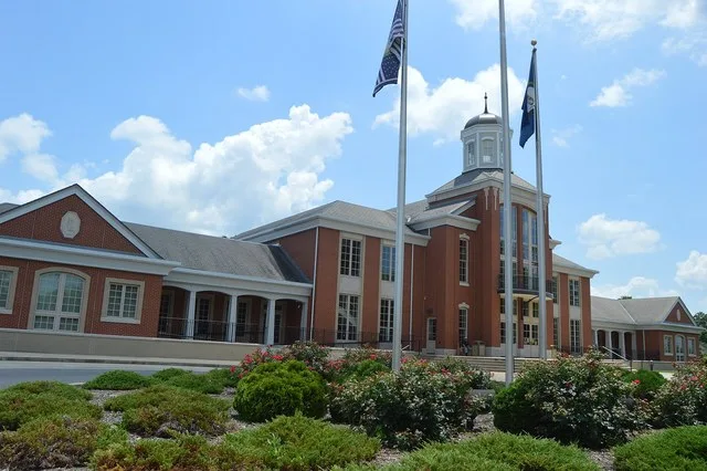 Front of the Livingston County Courthouse , located on Adair Street ( U.S. Route 60 ) in Smithland , Kentucky , United States . It was built in 2009.