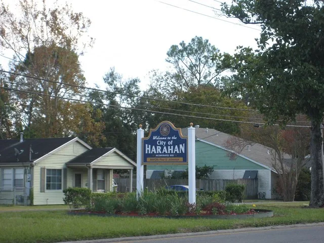Harahan, Louisiana. Welcome sign on Jefferson Highway at upriver boundry with River Ridge.