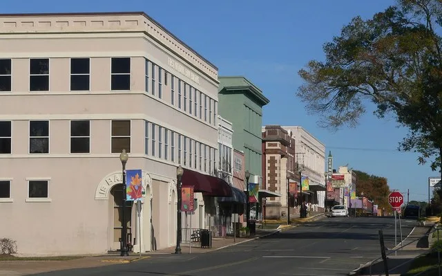 Downtown Leesville, Louisiana: west side of 3rd Street, looking north-northwest from its intersection with Lula Street. This portion of 3rd lies within the Downtown Leesville Hist...