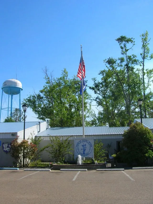 The Town of Pearl River, Louisiana is located in the southeastern region of the state, in St. Tammany Parish, near to the Mississippi border and the river for which it is named, a...