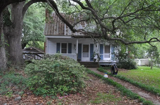 HOUSE BUILT IN 1883