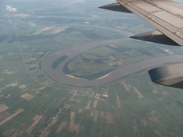 The Mississippi River is the chief river of the largest drainage system in North America. Flowing entirely in the United States (though its drainage basin reaches into Canada), it...