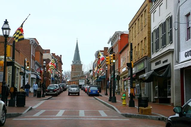 annapolis, boutiques, restaurants and cafes are located. the weather was crappy Location: Annapolis